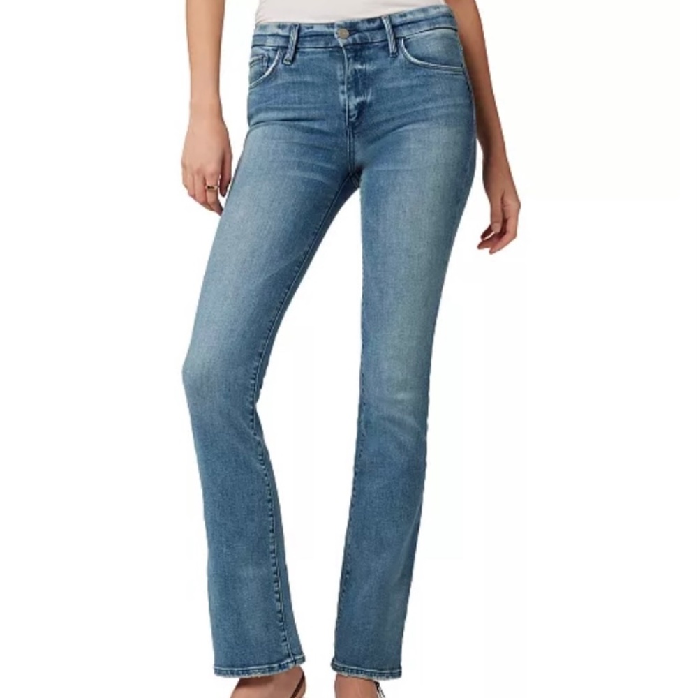 .Joe's Jeans Low Rise Blue BootLeg Size 26